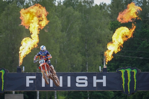 MXGP di Lettonia: assolo di Herlings in gara uno
