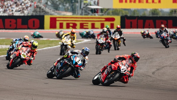 SBK Misano. Toprak e Bulega a voi il palco, ma in tanti cercano il guizzo