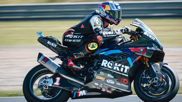 SBK, Misano: Razgatlioglu regola Bulega in FP1, Petrucci 5°