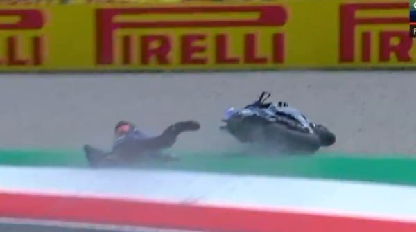 MotoGP, rocambolesca scivolata per Quartararo: le FOTO