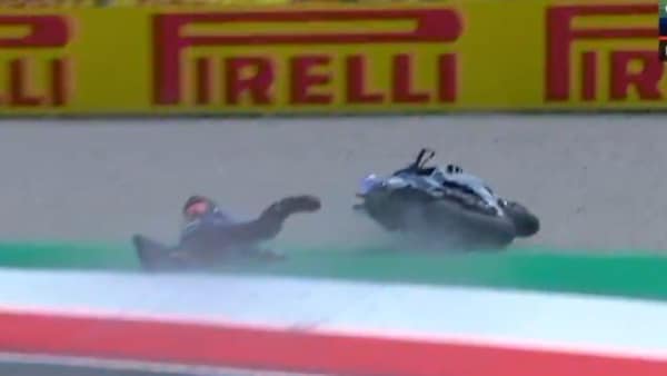 MotoGP, rocambolesca scivolata per Quartararo: le FOTO