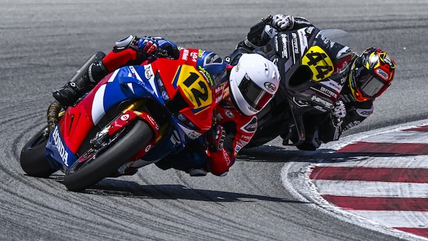 ESBK: Borja Gomez brilla a Barcellona, Italia protagonista in Moto4