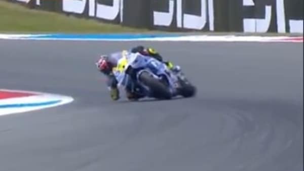 MotoGP, show di Aldeguer che perde per un attimo la moto: che derapata!