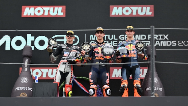 Moto3 risultati Assen: Rueda vince sotto bandiera rossa, brutto incidente per Lunetta