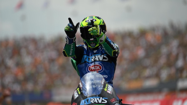 Moto2 Assen: Diogo Moreira vince la sua prima gara, battuto Aron Canet