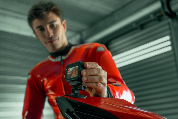 Insta360 e Marc Marquez uniscono le forze: nasce la Ace Pro2 Edizione MM93