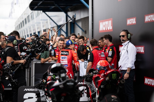 MotoGP, Bagnaia risposta diretta a Dall'Igna: "Sorridere? Lo farò quando lotterò per vincere"