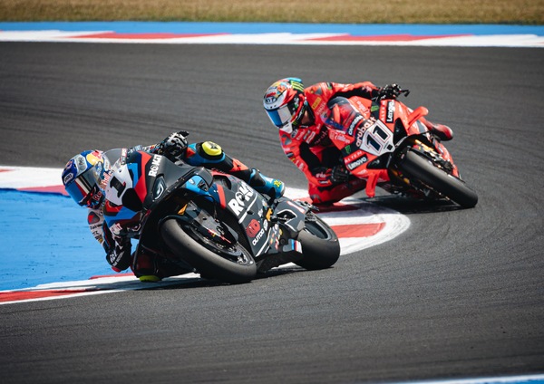 Nuova limitazione per Ducati e BMW in SBK, la R9 “ingrassa” di 5 chili