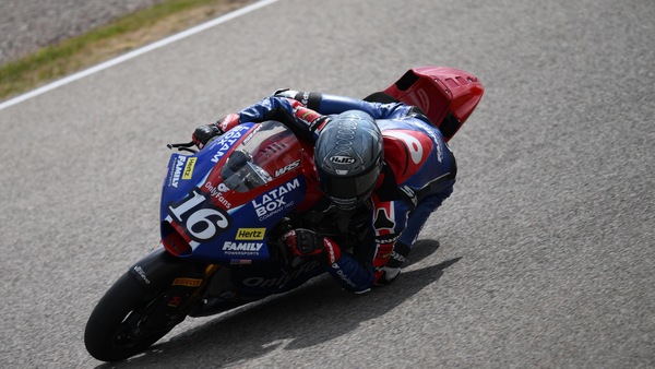 Moto2 Germania: Joe Roberts sorprende tutti nelle FP1, decimo Celestino Vietti