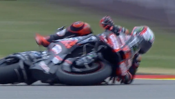 MotoGP, brutta caduta per Bezzecchi al Sachsenring