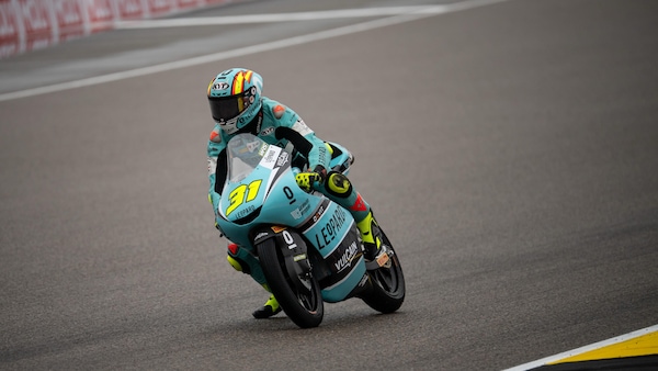 Moto3 Germania FP2: Fernandez primo sul bagnato, 12esimo Pini