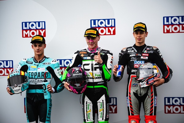 Moto3 Germania qualifiche: Ogden il mago sul bagnato, prima fila per Pini dopo la caduta