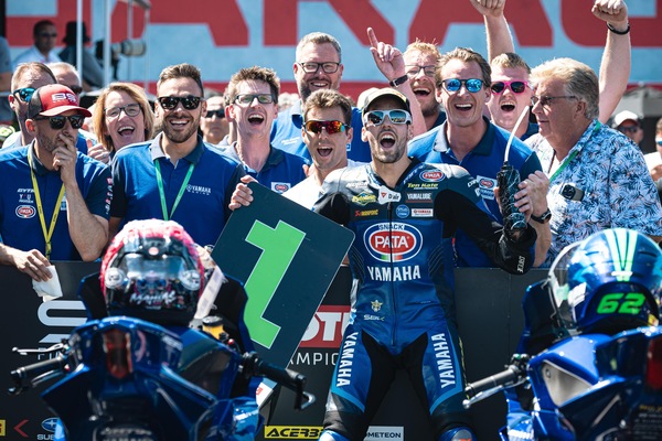 SSP Donington, Stefano Manzi piega Booth-Amos e si prende Gara 1