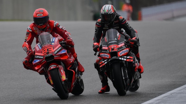 GP Germania, "come se fosse asciutto": Marquez sbaglia, rimonta, supera Bezzecchi e fa sua la Sprint