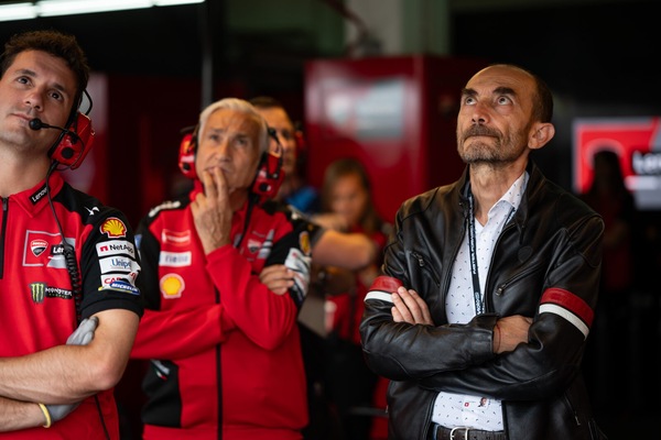 MotoGP, Claudio Domenicali: "Siamo preoccupati per Bagnaia, gli italiani vorrebbero vederlo più forte"