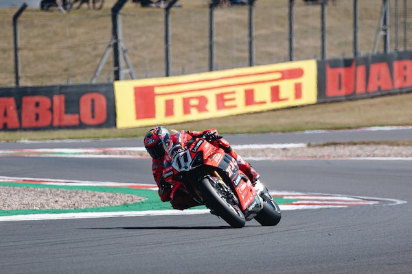 SBK Donington, Bulega: “Essere la miglior Ducati con questo Toprak non basta”