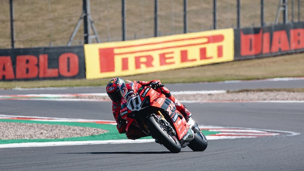 SBK Donington, Bulega: “Essere la miglior Ducati con questo Toprak non basta”