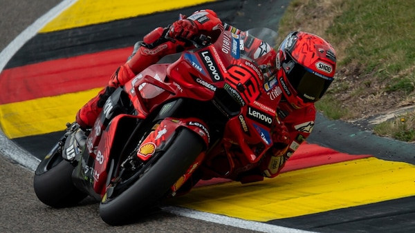 GP Germania, "narcolettico" Marquez: Marc addormenta tutti e supera Giacomo Agostini