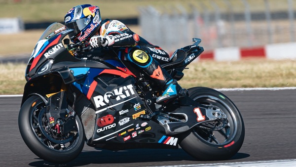 SBK Donington: Toprak vince anche Gara 2 e si prende la testa del mondiale, Bulega 2°