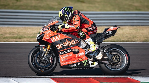 SBK Donington, Bautista: “Forse aiuterò Bulega, forse no, deciderò presto”