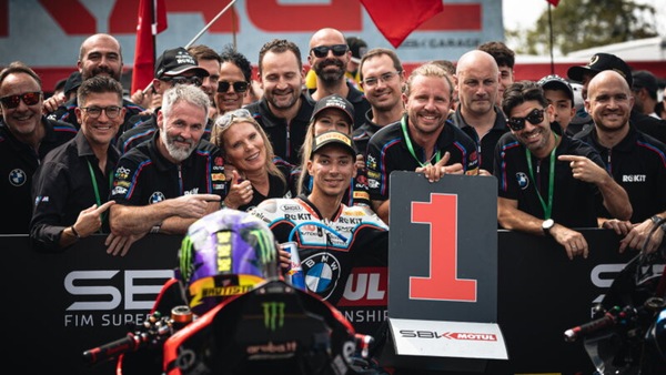 SBK, Toprak sereno e veloce: "Non parlo più, anche se la moto è più lenta, io sorrido"