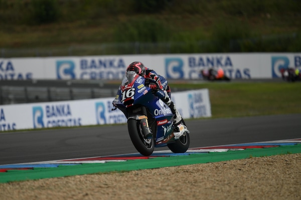 Moto2 Brno: Joe Roberts il più veloce sull'asciutto, sesto un sorprendente Mattia Pasini