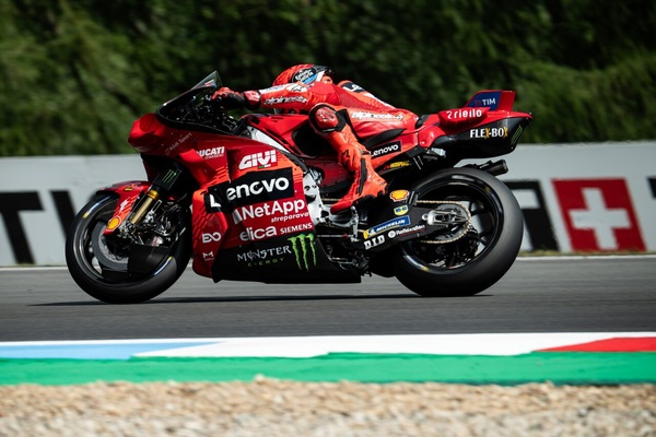GP Brno, Marc Marquez "gonfia" ancora tutti: undicesima vittoria Sprint per il 93