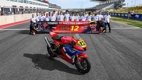 Il toccante tributo del paddock dell'ESBK per Borja Gomez
