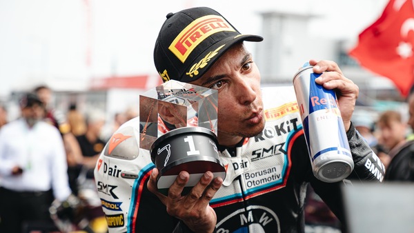 SBK Balaton: Razgatlioglu-show in Superpole, Bulega in seconda fila