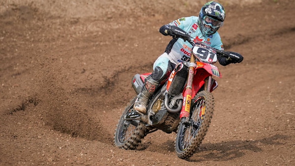 MXGP: sorpresa Seewer nelle libere di Loket