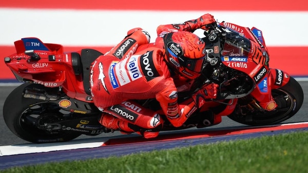 MotoGP Austria: Marquez subito in vetta, Bagnaia prova a tenere il passo