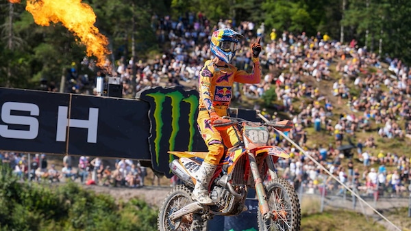 MX2 Svezia gara uno: Adamitico!