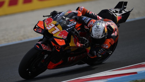 MotoGP Ungheria, cade ma batte Marc Marquez: Acosta e KTM favoriti al Balaton