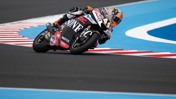 Moto2 Ungheria: Aron Canet risale e si prende le libere del sabato, terzo David Alonso