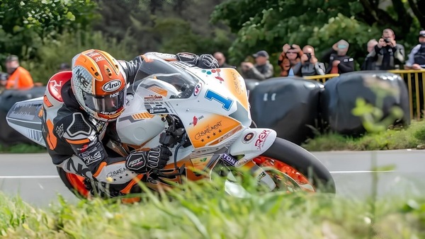 Manx GP: Jamie Williams “dimentica” il 2024 e trionfa in Supersport