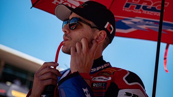 Lecuona in Aruba, "vittoria" contro chi voleva una Ducati. Iker, però, deve vincere in SBK