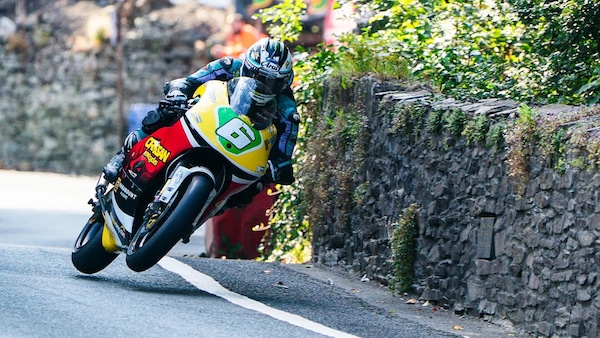 TT Classic, Michael Dunlop trionfa nella Lightweight