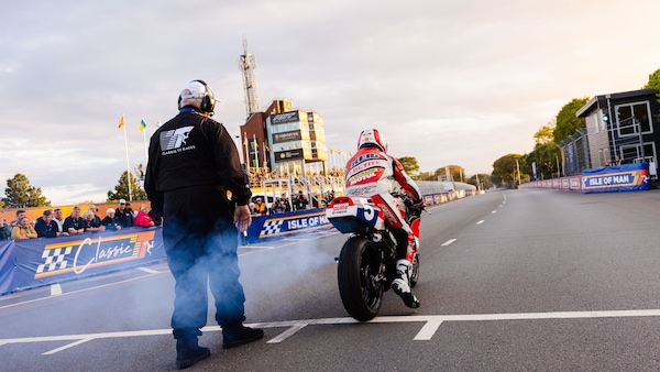 TT Rewind: le leggende del Tourist Trophy in azione sull'Isola di Man