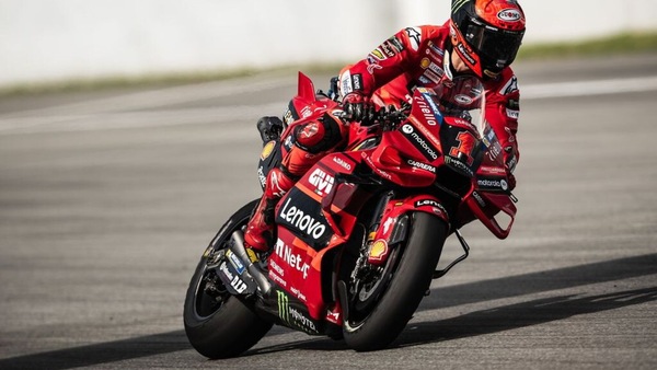 MotoGP, a Barcellona l’incidente spaventoso di Pecco Bagnaia nel 2023