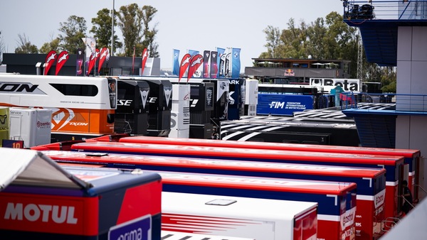 La MotoGP (già) sulla scia della F1: dal 2026 paddock divisi per top class e classi minori