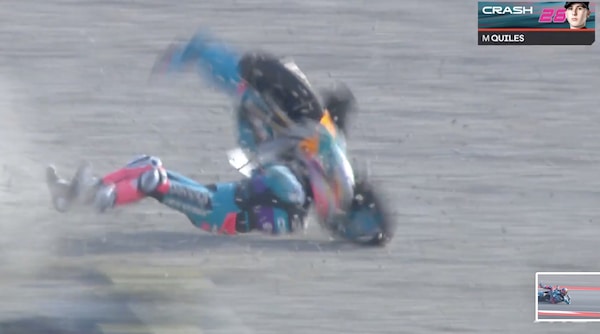 Moto3, la sequenza della spaventosa caduta di Maximo Quiles a Barcellona