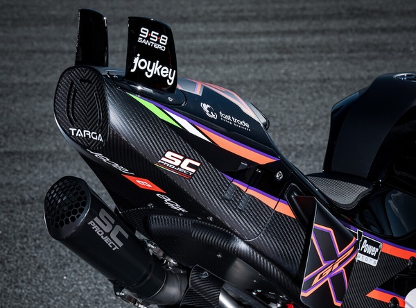 Aprilia RSV4X-GP: le foto