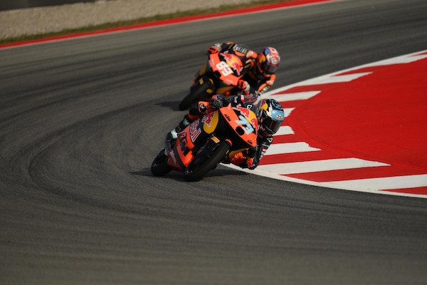 Moto3, Perrone vola nelle practice a Barcellona, 3 italiani in Q2