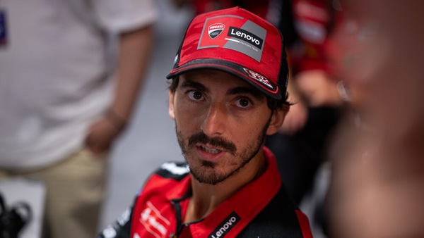 GP Barcellona, Bagnaia: “Non so che dire. Sono in mezzo ai tester e spingo per andare piano”