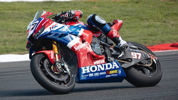 La SBK "aiuta" la Honda: aumento del flusso di carburante per la CBR