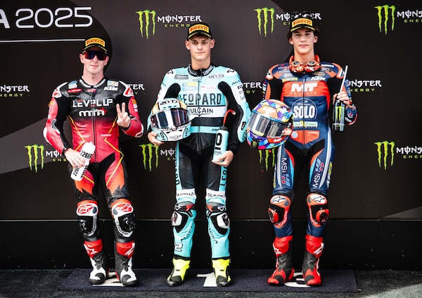 Moto3, Almansa festeggia a Barcellona la prima pole position. Ottavo Pini