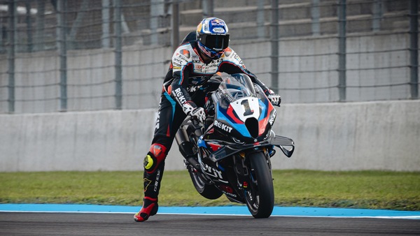 SBK Magny-Cours: assolo di Razgatlioglu in Gara 1, Bulega e la Bimota a podio