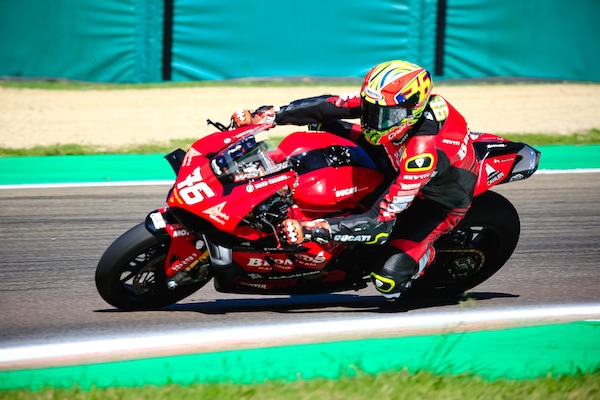 CIV, Imola: Cavalieri profeta in patria! A lui Gara 1 SBK, Delbianco secondo