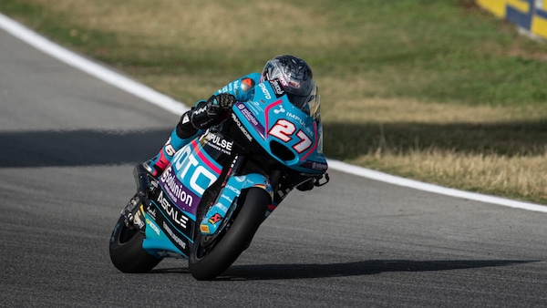 Moto2 Barcellona: prima vittoria in carriera per Daniel Holgado, sesto Celestino Vietti
