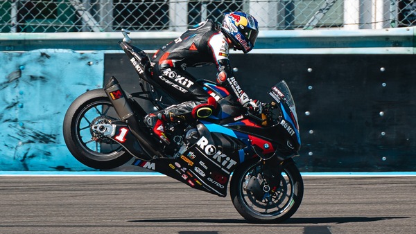 SBK Magny-Cours: Razgatlioglu firma la tripletta, Gara 2 senza storia